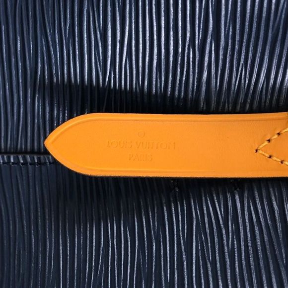 Louis Vuitton NeoNoe BB Shoulder Bag - Picture 15 of 16